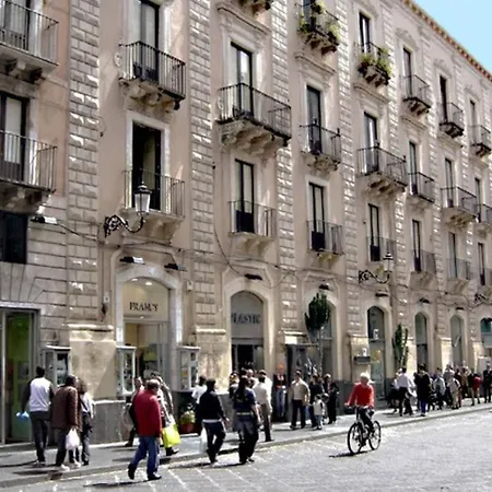Casa Vacanze A Pochi Passi Da Bellini Apartment Catania