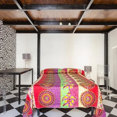 Casa Vacanze A Pochi Passi Da Bellini Apartment