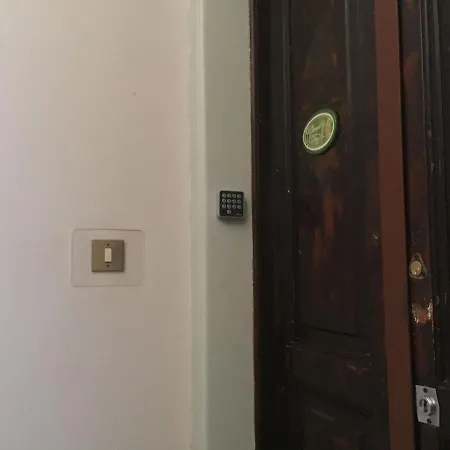 Casa Vacanze A Pochi Passi Da Bellini Apartment *
