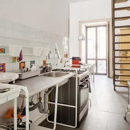 Casa Vacanze A Pochi Passi Da Bellini Apartment *